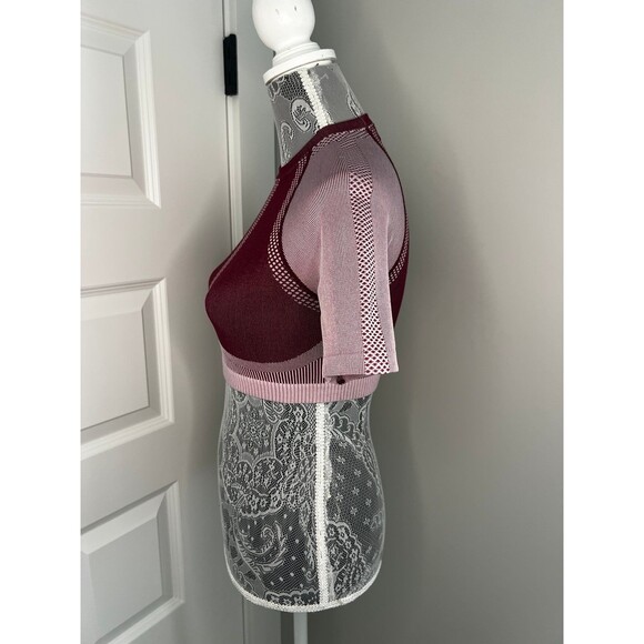 Fabletics Seamless Athletic Crop Top Size Small Womens Pink and Maroon - Picture 6 of 6